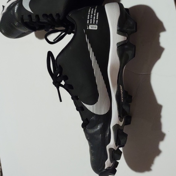 Nike Youth Soccer Cleats - Picture 6 of 11